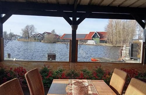 Earnewald Cama Y Desayuno | B&B aan het water