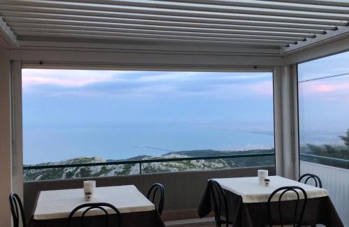 Monte Sant'Angelo Cama Y Desayuno | B&B Angela