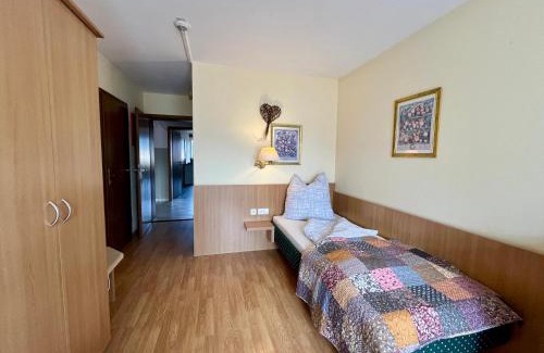 Baiersbronn Cama Y Desayuno | B&B Apart Hotel Goldener Hahn - Hygge Pool & Sauna