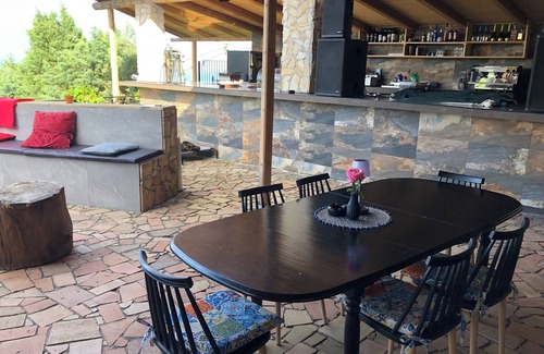 Presa Cama Y Desayuno | B&B BELVEDERE-Beautiful property on 'Etna with views of the sea and Taormina.