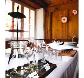 Zenauva Cama Y Desayuno | B&B Château la Grande Riedera