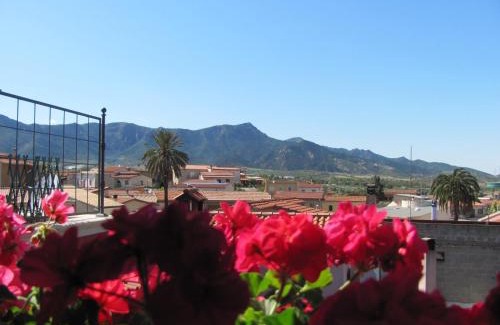 Sarroch Cama Y Desayuno | B&B Domu Mea