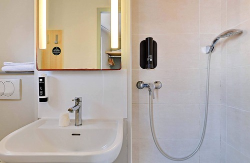 Republique Hotel | B&B HOTEL LE MANS Centre