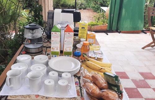 Pozzomaggiore Cama Y Desayuno | B&b il Giardino del Barone