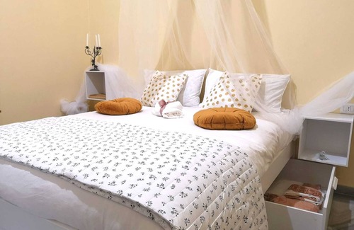 Taranto Cama Y Desayuno | B&B in Central taranto with private bathroom and cromoterapy