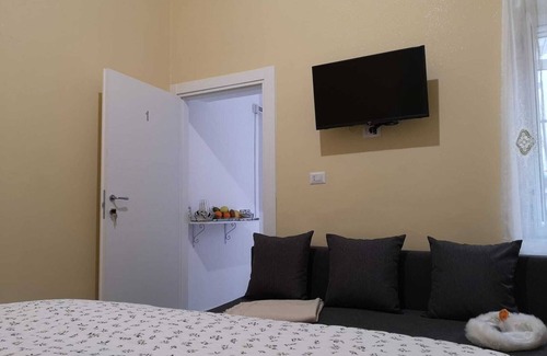 Taranto Cama Y Desayuno | B&B in Central taranto with private bathroom and cromoterapy