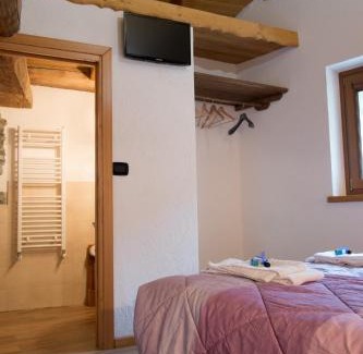 Saint-Pierre Cama Y Desayuno | B&B Lo VAN - Camere al Verde Villaggio di Rumiod
