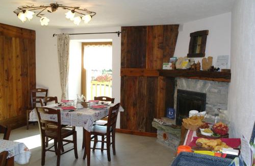 Saint-Pierre Cama Y Desayuno | B&B Lo VAN - Camere al Verde Villaggio di Rumiod
