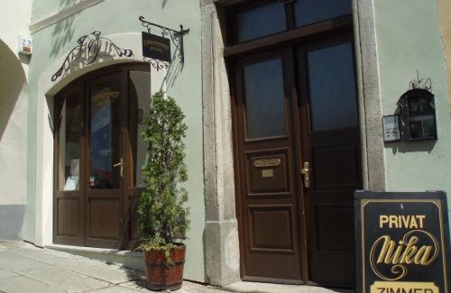 Telc Cama Y Desayuno | B&B Nika