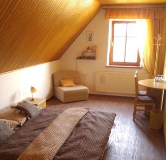 Telc Cama Y Desayuno | B&B Nika