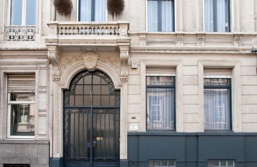 Statiekwartier Cama Y Desayuno | B&B The Baron