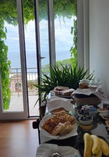 Pieve Ligure Cama Y Desayuno | B&B Villa Shiverty