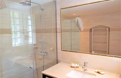 Grasse Cama Y Desayuno | B&B With Charm - Quiet With Kitchen & sw Pool