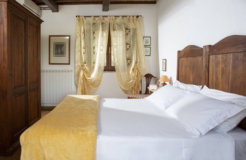 Assisi Cama Y Desayuno | B&B With Pool and View of Assisi