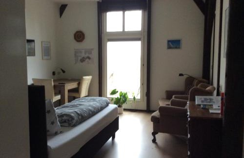 Rauwerd Cama Y Desayuno | B & B Zazza