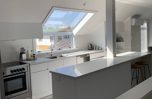Mount Maunganui Casa | B.E.A.C.H Hideaway, in the heart of Mount Maunganui!