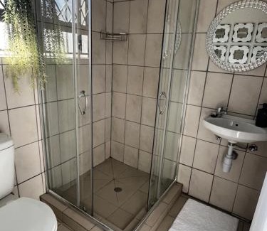 Greater Johannesburg Metropolitan Area Casa | B-Hive at Devland Room 2