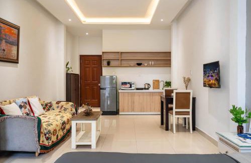Nguyen Thai Binh Hotel | B-HOMEAWAY LUXURY Apartment - Ben Thanh Central
