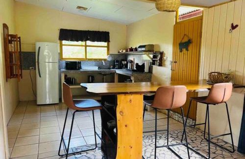 Santa Cruz de Turrialba Apartamento | B&N Farm Stay Casita