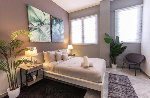 San Francisco Apartamento | B&W, 2BR, Near Beach, WIFI, AC in Old San Juan