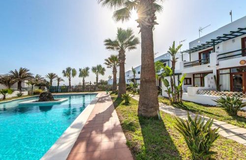 Charco del Palo Apartamento | B16-Dúplex luminoso+ piscina a 150 m del mar