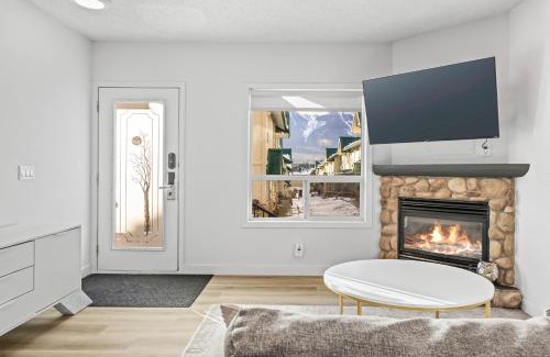 Harvie Heights Apartamento | B233 Mountain View 2BD 2BT AC BonFire BBQ Townhome Close to Banff