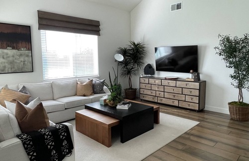 Roseville Casa | B3- Exclusive suite private bedroom and bathroom at Roseville