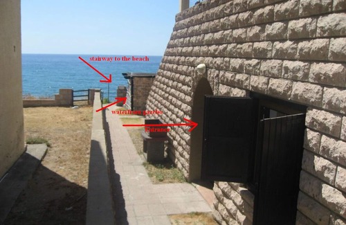 Porto Alabe Apartamento | BA1 Nice apartment in a waterfront villa - Private stair to the sandy beach.