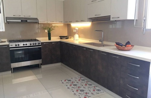 Duhur ash Shuwayr Villa | Baabdat Villa-Rue 28 B