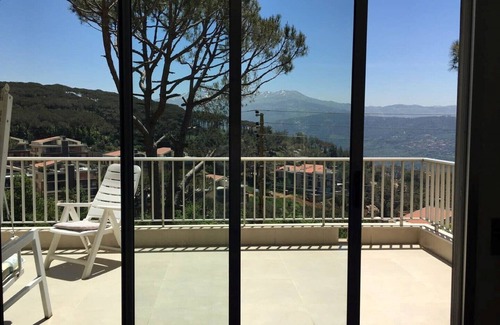 Duhur ash Shuwayr Villa | Baabdat Villa-Rue 28 B