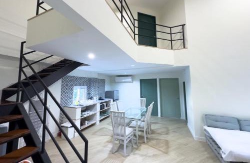 Bang Rak Apartamento | Baan Khun Pra Duplex Rm3 Bangkok