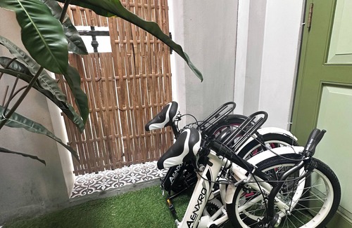 Pom Prap Casa | Baan Lek Tee 6 - Chinatown near Yaowarat and MRT