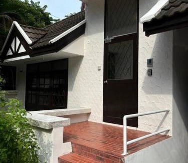 Samsen Nai Casa | Baanphahol2