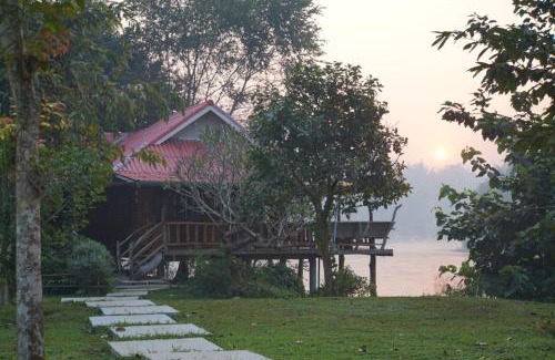 Sai Yok Complejo | BaanRai KhunYa บ้านไร่คุณย่า
