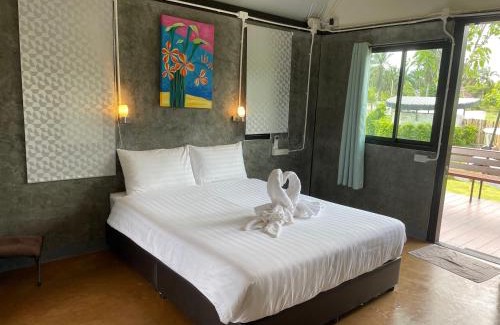 Tha Chana Casa | Baanrimfai Homestay