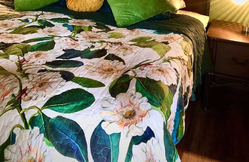 Mountain Club Cabaña | Baba's Garden - a sweet cozy private gem!