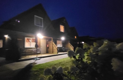 Sarbinowo Cabina | Baba Yaga Cottage – Peaceful Retreat with Sunset Views for Families and Couples