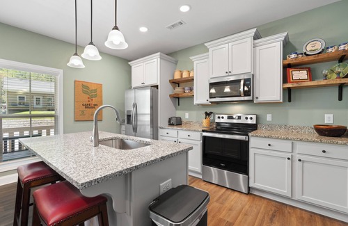 Sherwood Forest Cabina | Babbling Brook-New construction