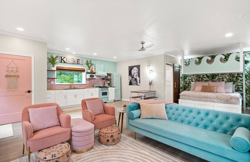 Wilmington Cabaña | Babe Cave! Midtown Wilmington