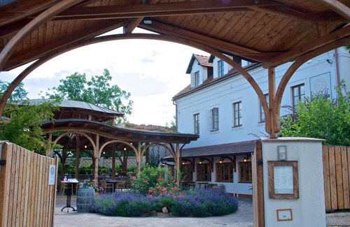 Pruhonice Casa | Babiččina Zahrada Penzion & Restaurant