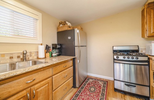 Woodacre Cabaña | Baby Hawk Nest with Hot Tub and Views