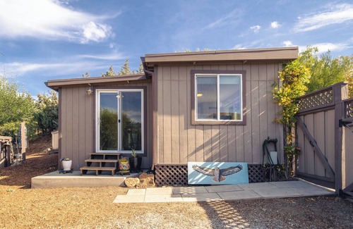 Woodacre Cabaña | Baby Hawk Nest with Hot Tub and Views