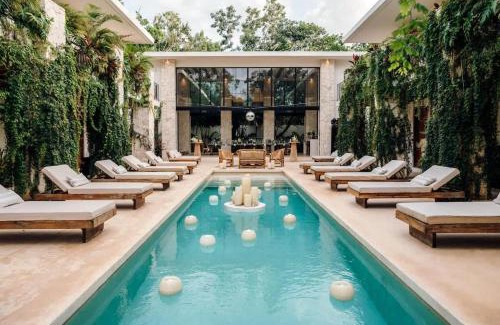 Tulum Casa | Babylon - Villa 10 Pools - Gym - Game Room
