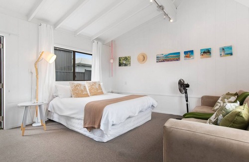 Ngunguru Casa | BACH BY THE SEA - NGUNGURU HOLIDAY UNIT, with a garden in Ngunguru