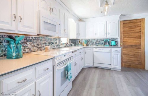 Cape May Court House Casa | Back Bay Bliss! - Pool, Dock and Stunning Sunsets!