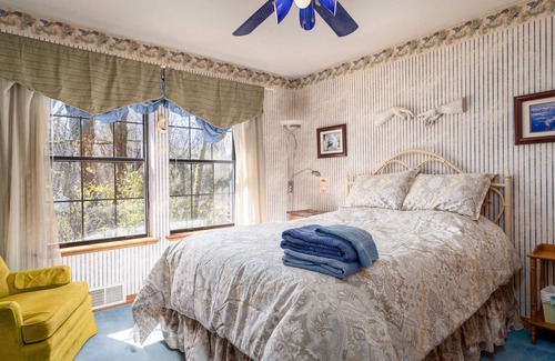 Glencoe Otro | Back of Beyond Ranch: Your Cosmic Retreat Near Lake Tahoe