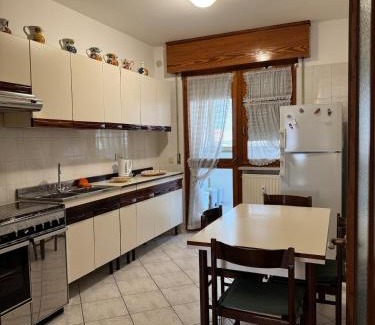 Udine Apartamento | Back to the 70s, Large three-bedroom with parking