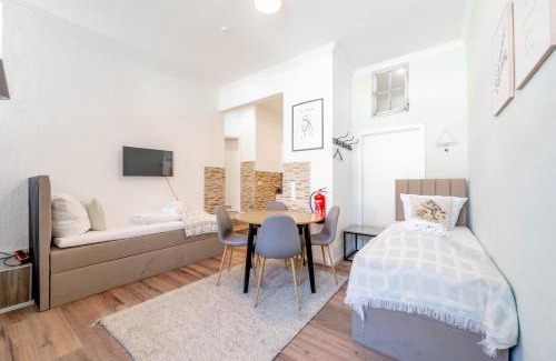 Ludwigsburg Apartamento | BackHome - SUITE L - Parkhaus - Fantastische Schlosslage - SmartTV - Waschmaschine - Netflix - 50qm - 24h Checkin- Apartment 1
