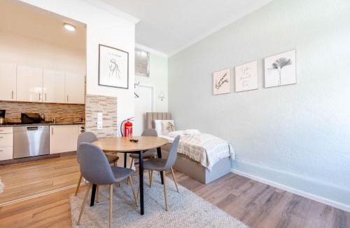 Ludwigsburg Apartamento | BackHome - SUITE L - Parkhaus - Fantastische Schlosslage - SmartTV - Waschmaschine - Netflix - 50qm - 24h Checkin- Apartment 1