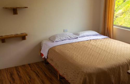 Banos de Agua Santa Cama Y Desayuno | Backpackers-balcones-river-lodge
